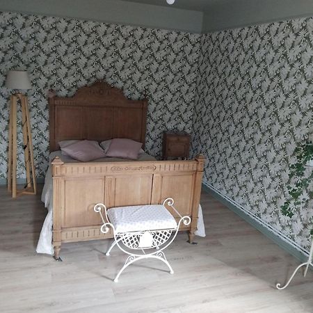 Charmante Maison Avec Cheminee, Grand Jardin Et Boxe Chevaux Saint-Hilaire-sur-Helpe Exterior foto