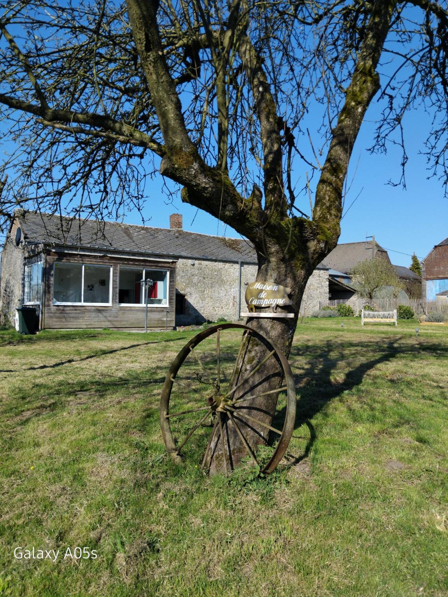 Charmante Maison Avec Cheminee, Grand Jardin Et Boxe Chevaux Saint-Hilaire-sur-Helpe Exterior foto